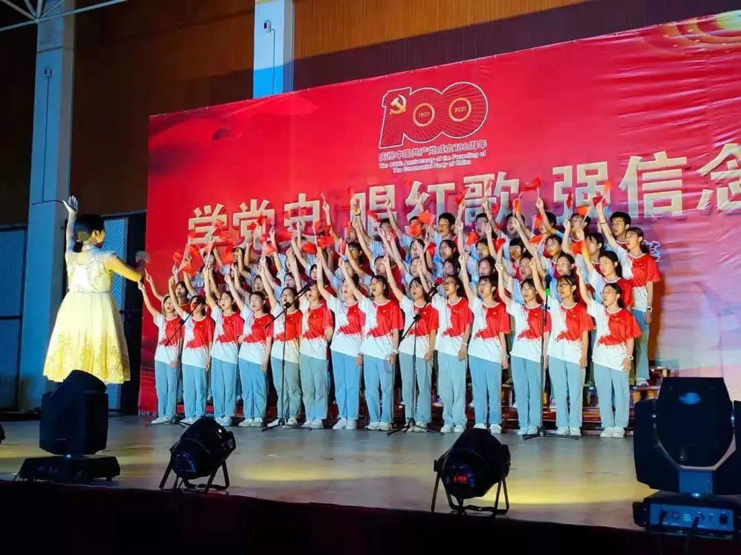 苹果Vision Pro头显蔡司镜片亮相